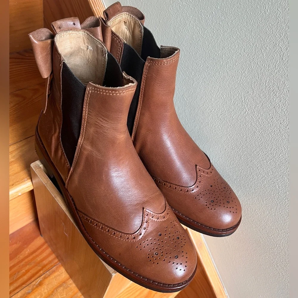 Artisanal handmade leather brogue bow Chelsea boots BNIB - Picture 4 of 11